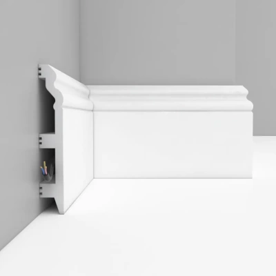 Плинтус напольный Decomaster D233 (120*23*2000 мм)